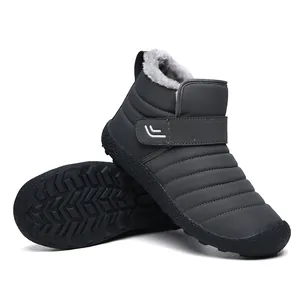 Dunkelgraue Schneestiefel mit dickem Plüschfutter und rutschfester Gummisohle für Winter