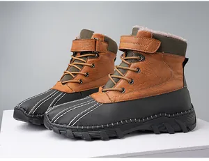 Detailansicht der Winter-Schneestiefel mit Fleece-Futter und rutschfester Gummisohle