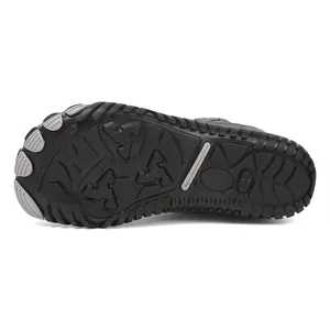Detailed view of the durable rubber outsole with triangular anti-slip patterns