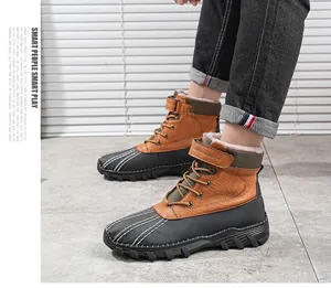 Detailansicht wasserdichter Winterschuhe mit warmem Fleece-Futter und Kontrastnähten