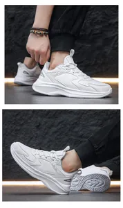 Detail der weißen Herren-Ledersneaker mit JGAK-Logo und strukturierter rutschfester Sohle
