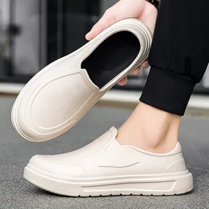 Wasserdichte cremeweiße Kochschuhe für Herren, leichte EVA-Gartenschuhe zum Hineinschlüpfen
