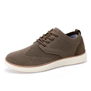 Atmungsaktive khakifarbene Strick-Slipper für Herren mit weißer Gummisohle