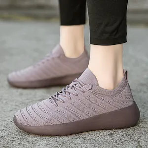 Chaussures de sport respirantes pour homme en mauve avec semelle épaisse pour le fitness