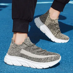 Baskets à enfiler respirantes pour hommes avec semelles blanches épaisses pour sport