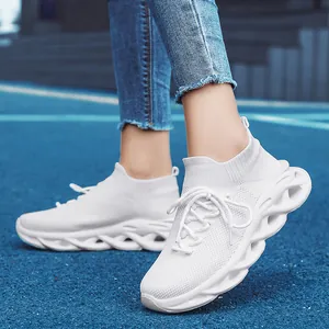 Sneakers Flyknit Traspiranti Unisex Scarpe da Camminata Sportive Leggere con Suola a Lama Casual Mesh Ammortizzanti