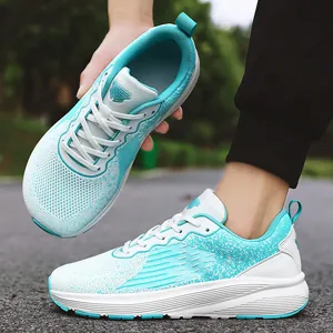 Leichte Laufschuhe in Türkis und Weiß mit atmungsaktivem Mesh und dicker Dämpfungssohle