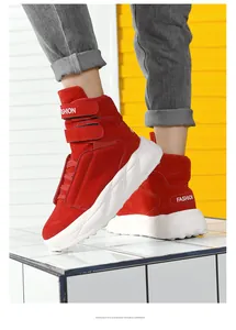 Seitenansicht roter High-Top-Sneaker mit Klettverschluss und leichter EVA-Sohle