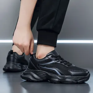 Chaussures de course noires pour hommes avec maille respirante et semelle épaisse