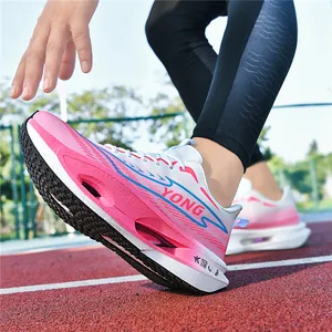Lightweight gradient carbon plate running shoes with thick cushioned soles for racing