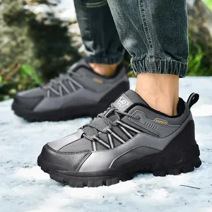 Botas de senderismo de invierno gris oscuro con forro polar y suelas de goma antideslizantes