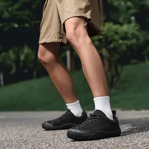 Baskets de randonnée noires pour hommes avec semelle antidérapante et coupe large