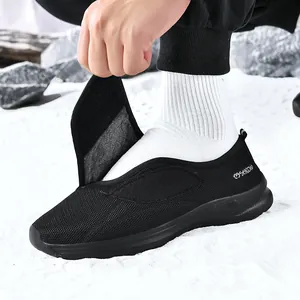 Ouderen Wandelschoenen Fleece Gevoerd Winter Warm Ademend Mesh Schoenen Met Klittenband Brede Teen Sneakers Unisex