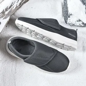 Winterwarme donkergrijze brede wandelschoenen met pluche voering en klittenband