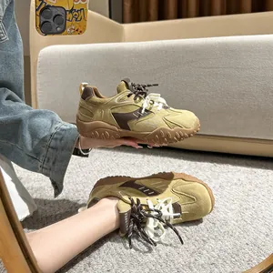 Zapatillas retro de plataforma caqui con forro polar y suela de goma para mujer