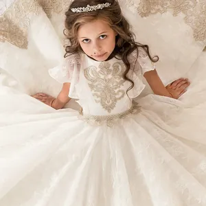 Robe de cérémonie ivoire pour fille avec broderie dorée et perles élégantes