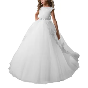 Abito elegante da damigella bianco in pizzo senza maniche con gonna in tulle a strati
