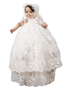 Conjunto de vestido de bautizo de encaje para bebé con gorro a juego en blanco roto