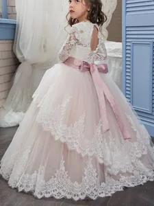 Elfenbeinfarbenes Spitzenkleid für Blumenmädchen mit rosa Schleife und Tüll-Rock