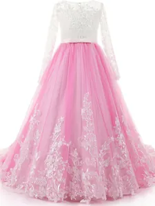Robe de demoiselle d'honneur à manches longues en dentelle avec jupon en tulle rose