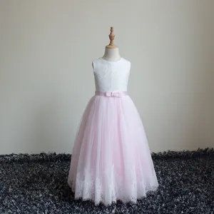 Abito da cerimonia per bambina senza maniche in pizzo e tulle con fiocco rosa in vita