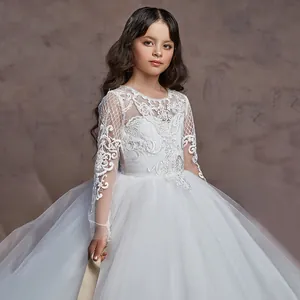 Robe de demoiselle d'honneur blanche en dentelle à manches longues avec tulle multicouche