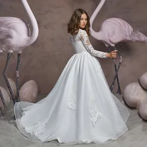 Elegante abito bianco da damigella con pizzo e gonna in tulle vaporoso per matrimoni