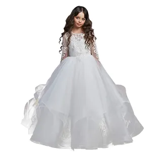 Robe de princesse blanche à manches longues en dentelle florale avec jupe en tulle étagée