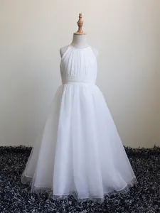 Elegante abito smanicato in chiffon bianco per bambine con collo alto e gonna a pieghe