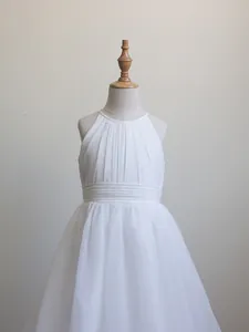 Elegante abito da damigella d'onore in chiffon bianco senza maniche per matrimoni