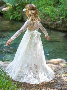 Vestido largo de encaje marfil con manga larga para niñas, ideal para bodas y fiestas
