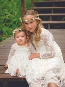 Vestido de encaje blanco de manga larga para niña con corona de flores para bodas y gala