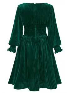 Vestido de Navidad para niña en terciopelo verde oscuro con pliegues y cintura elástica