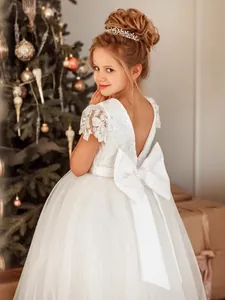 Robe de princesse blanche en dentelle pour fille avec grand nœud et jupe en tulle