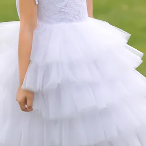 Vestido de princesa para niña en encaje blanco y tul de capas para bodas