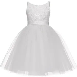 Abito da damigella bianco in pizzo e tulle con cintura in raso per cerimonie