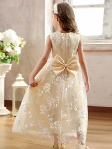 Mädchen Prinzessinnenkleid in Champagner mit weißer Blumenstickerei und großer Schleife