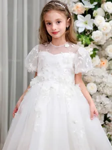 Weißes Blumenmädchenkleid mit Puffärmeln und Blumenstickerei für Hochzeiten