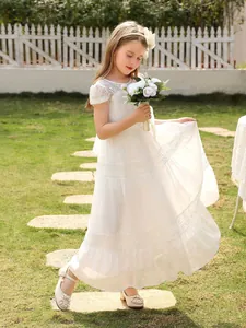 Robe princesse élégante en dentelle blanche à manches courtes pour mariage de fille