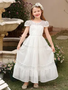 Robe de princesse blanche élégante à manches courtes pour filles avec jupe longue à volants