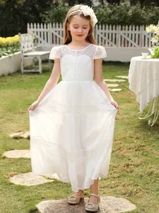 Robe de princesse blanche élégante en dentelle à manches courtes pour demoiselles