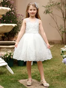 Robe de princesse blanche en dentelle pour fille pour mariages et fêtes d'anniversaire
