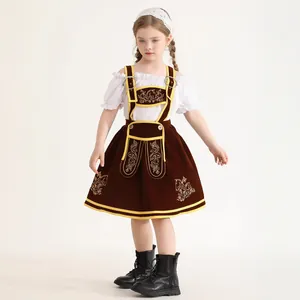 Detailansicht des Dirndls für Mädchen mit feiner goldener Blumenstickerei und Borte