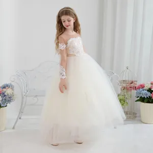 Vestido elegante de tul para niña en color champán con encaje y falda de capas suaves