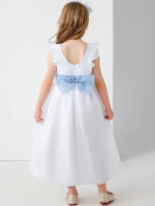 Abito bianco da damigella per bambina con schiena scoperta e fiocco in organza azzurro