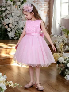 Robe de demoiselle d'honneur rose sans manches avec roses 3D et bandeau assorti