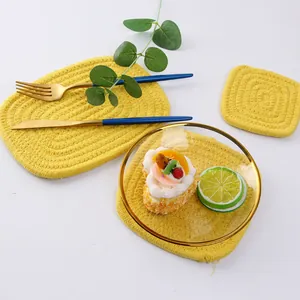Sottobicchieri e tovagliette in cotone giallo intrecciato a mano resistenti al calore