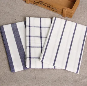 Set di tre canovacci in cotone bianco e blu con motivi a righe e a quadretti