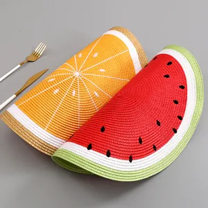 Geflochtene runde Tischsets mit Orangen- und Wassermelonenmuster inkl. Besteck