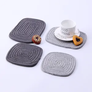 Set di sottobicchieri spessi in cotone intrecciato grigio per tazze e caffè